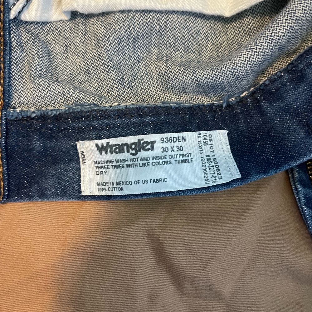 Wrangler Men's Classic Blue Bootcut Jeans - Picture 5 of 6